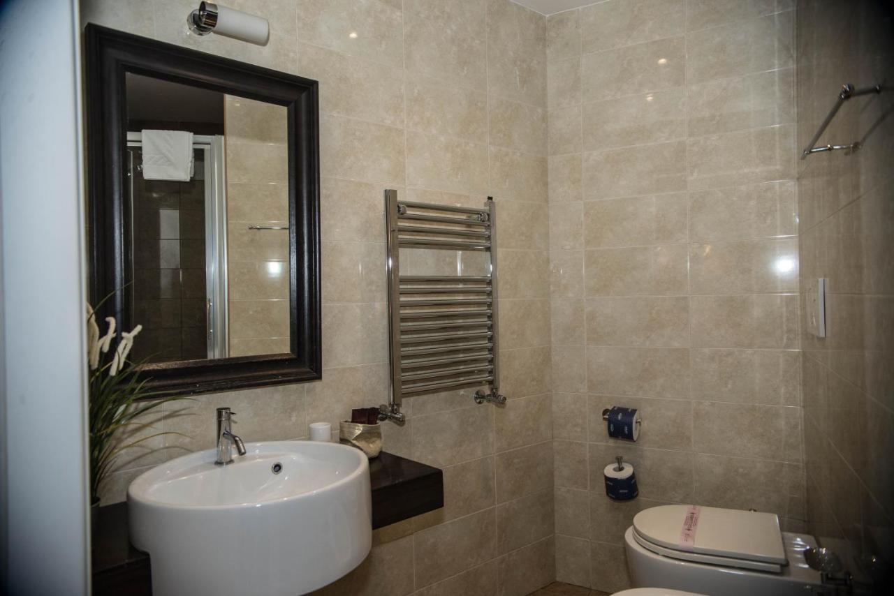 Hotel La Residenza Dell'Angelo Nuova Roma Esterno foto