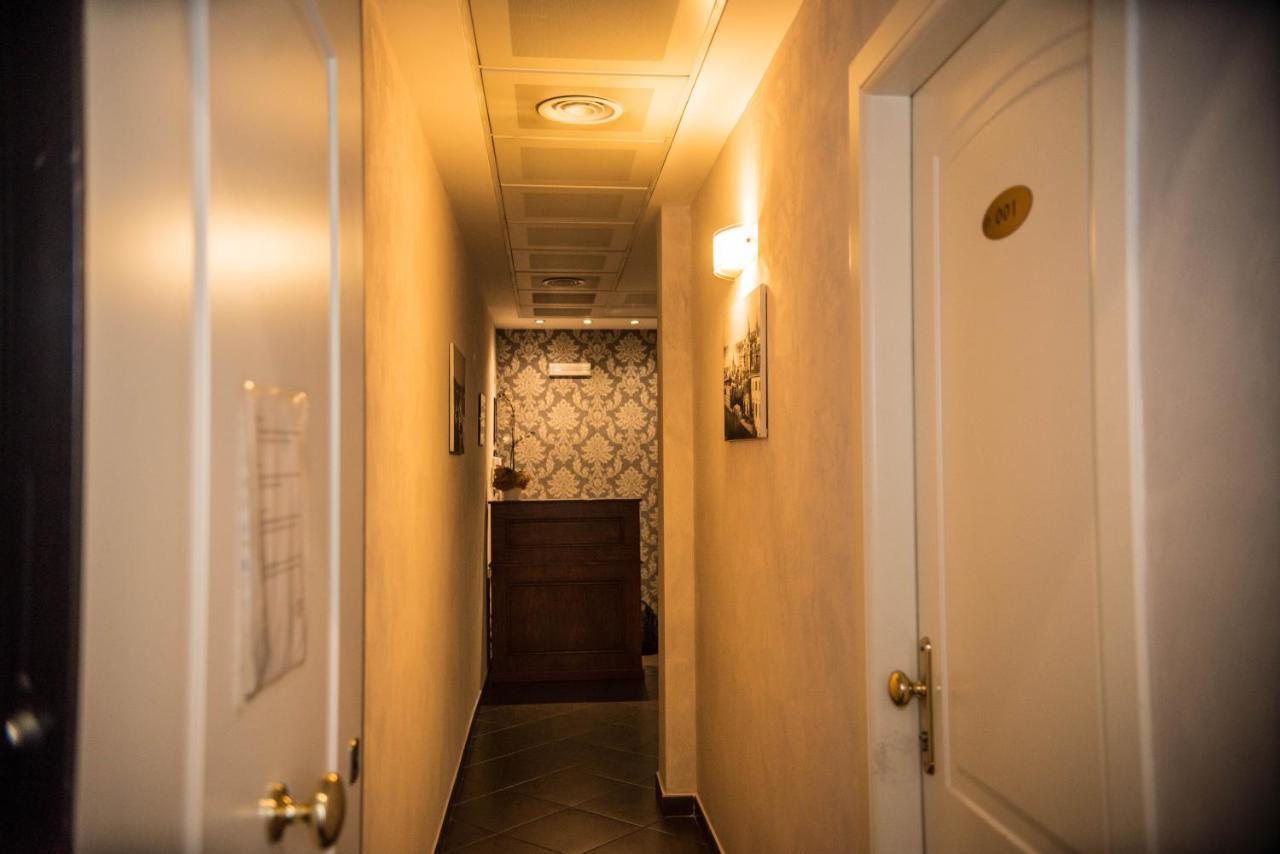 Hotel La Residenza Dell'Angelo Nuova Roma Esterno foto